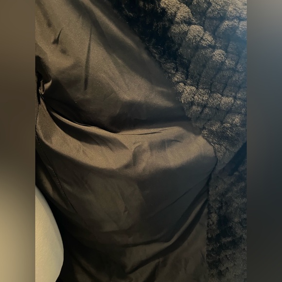 Faux fur coat - Picture 8 of 8